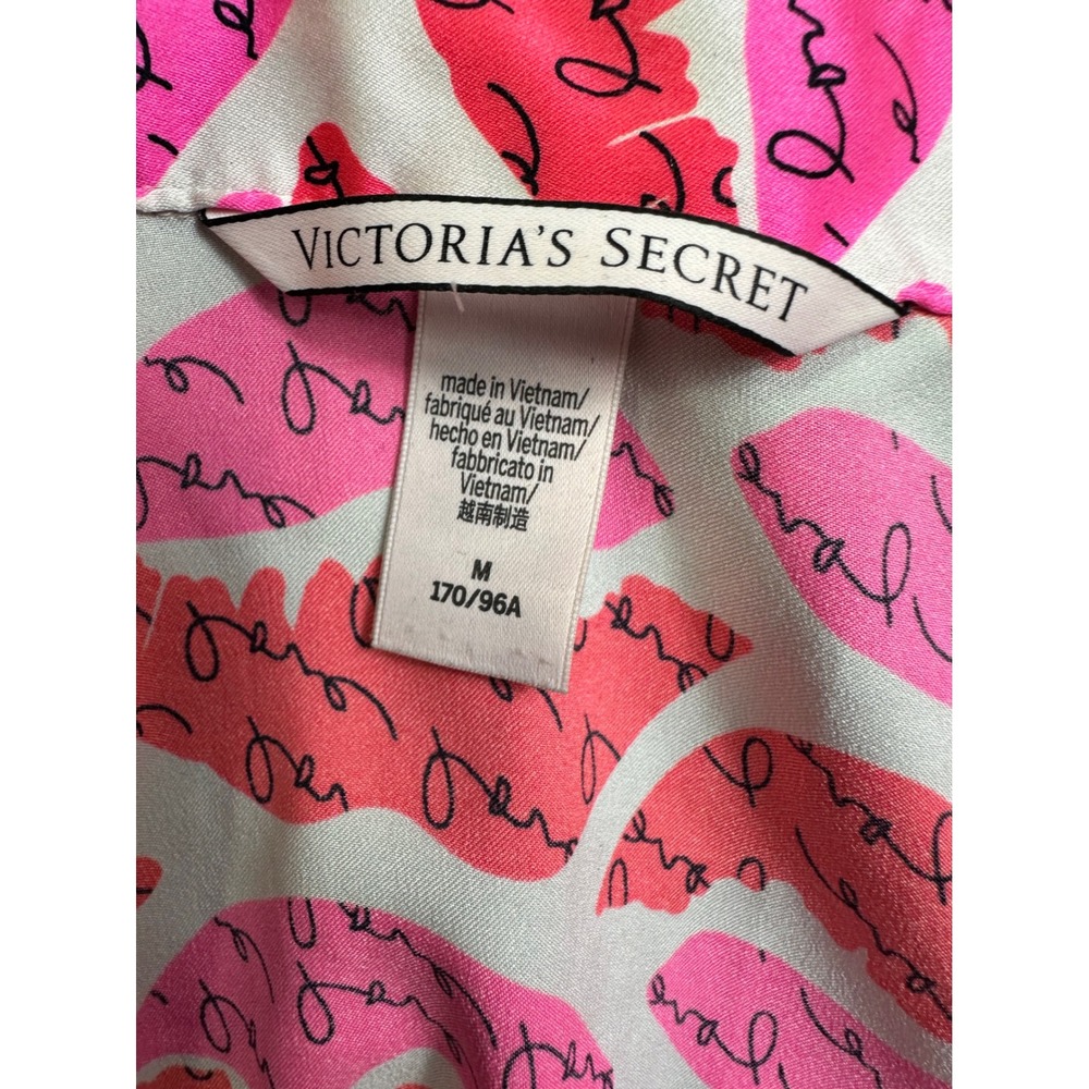 Victoria's Secret Pink Red Lip Print Satin‎ Pajama Top Short Sleeve Medium M